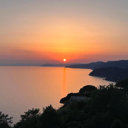 Hotel La Giada Del Mesco Леванто Екстериор снимка
